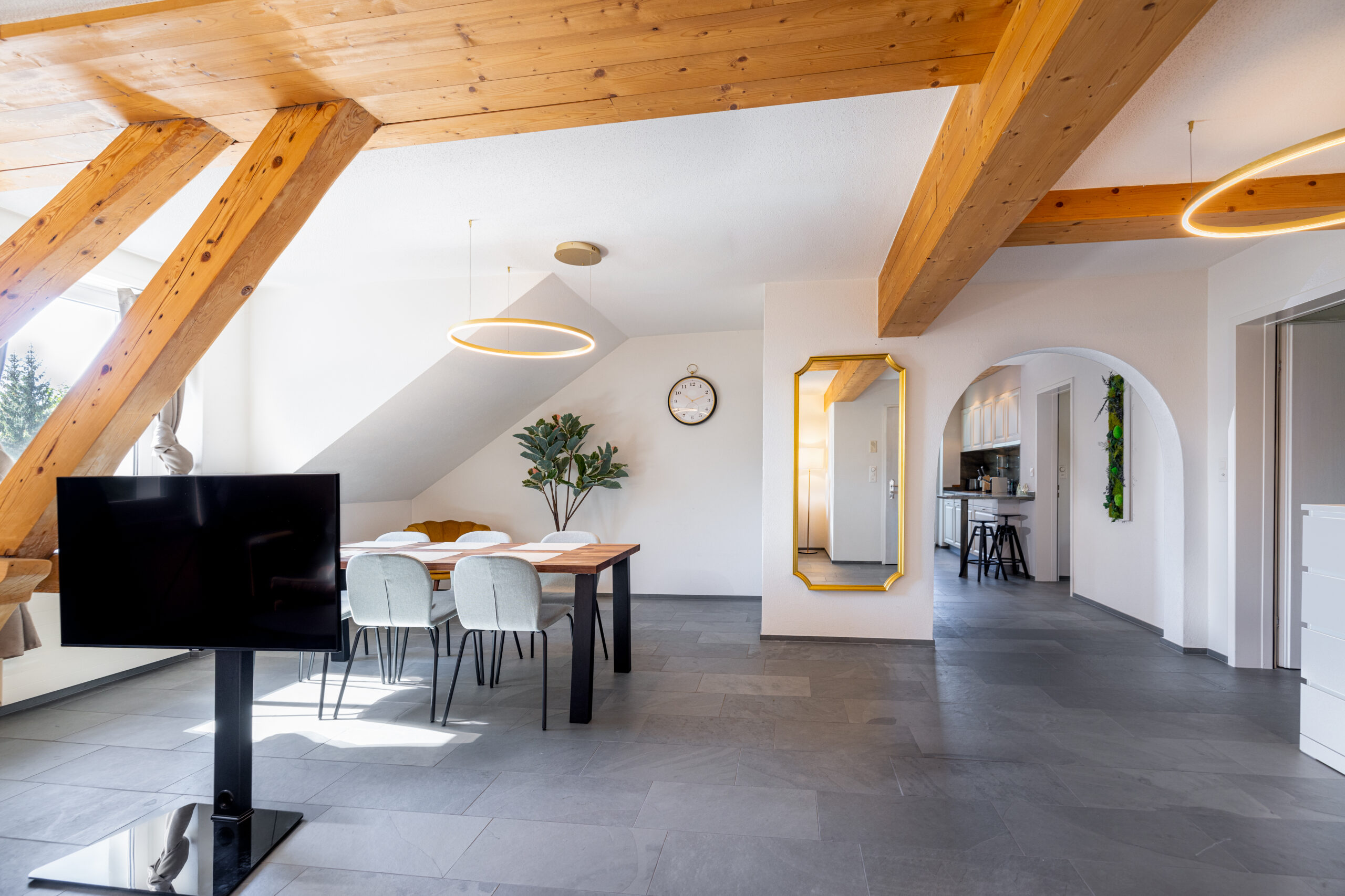 Wohnzimmer gerade spiegel